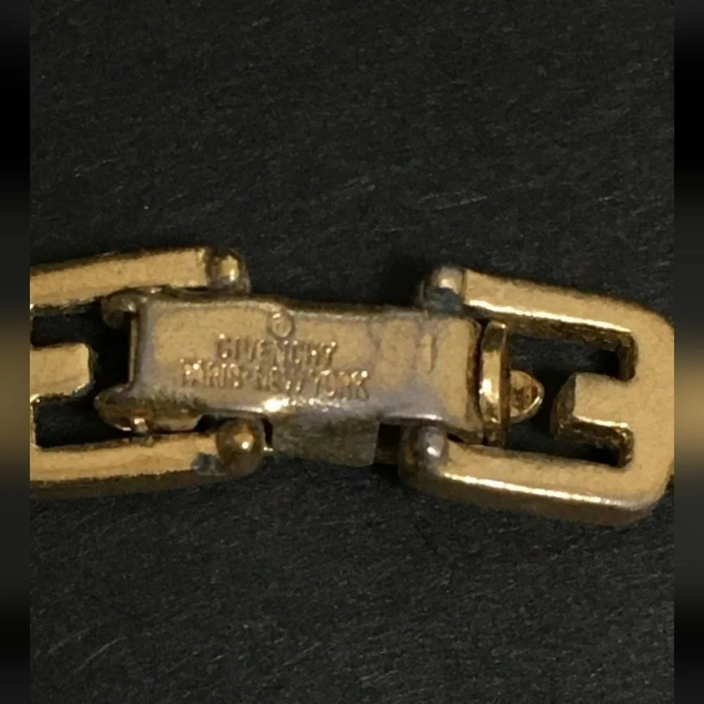 Givenchy G Gold & Black W/ Silver Rhinestones Pendant Necklace (EUC)✨️
